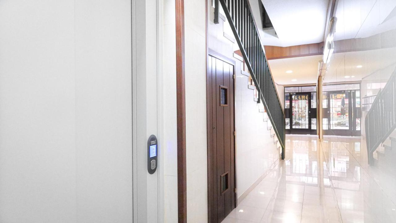 Bed&Bcn Sant Andreu Apartment Barcelona Ngoại thất bức ảnh